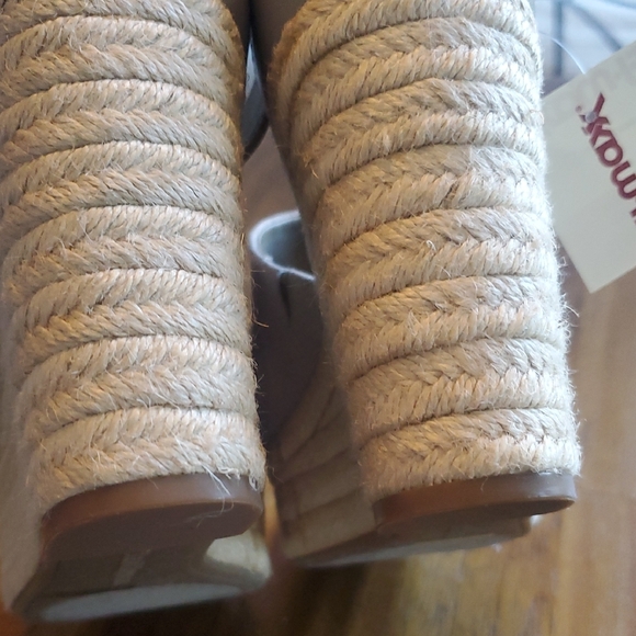 Sandal - Picture 4 of 5